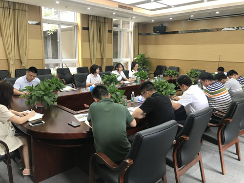 双方在座谈会上展开交流和探讨_副本.jpg
