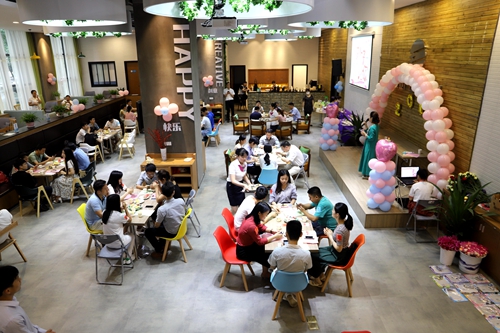 麓谷企业广场“刚好‘钰’见你”